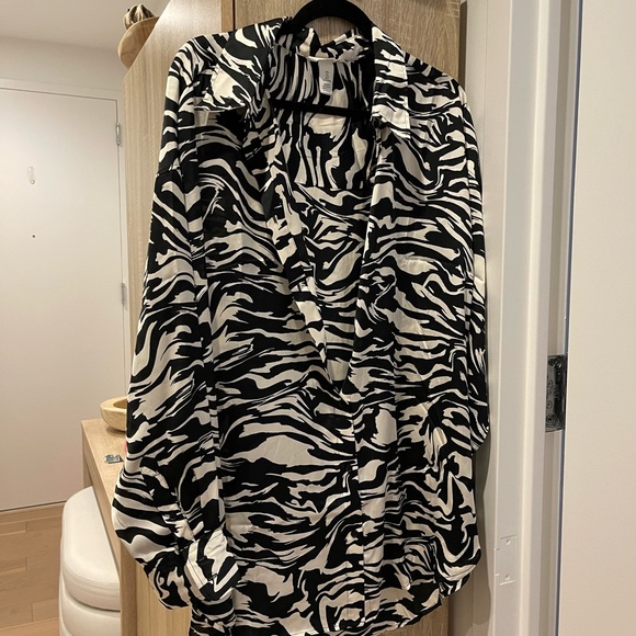 H&M Satin Shirt - Picture 2 of 4